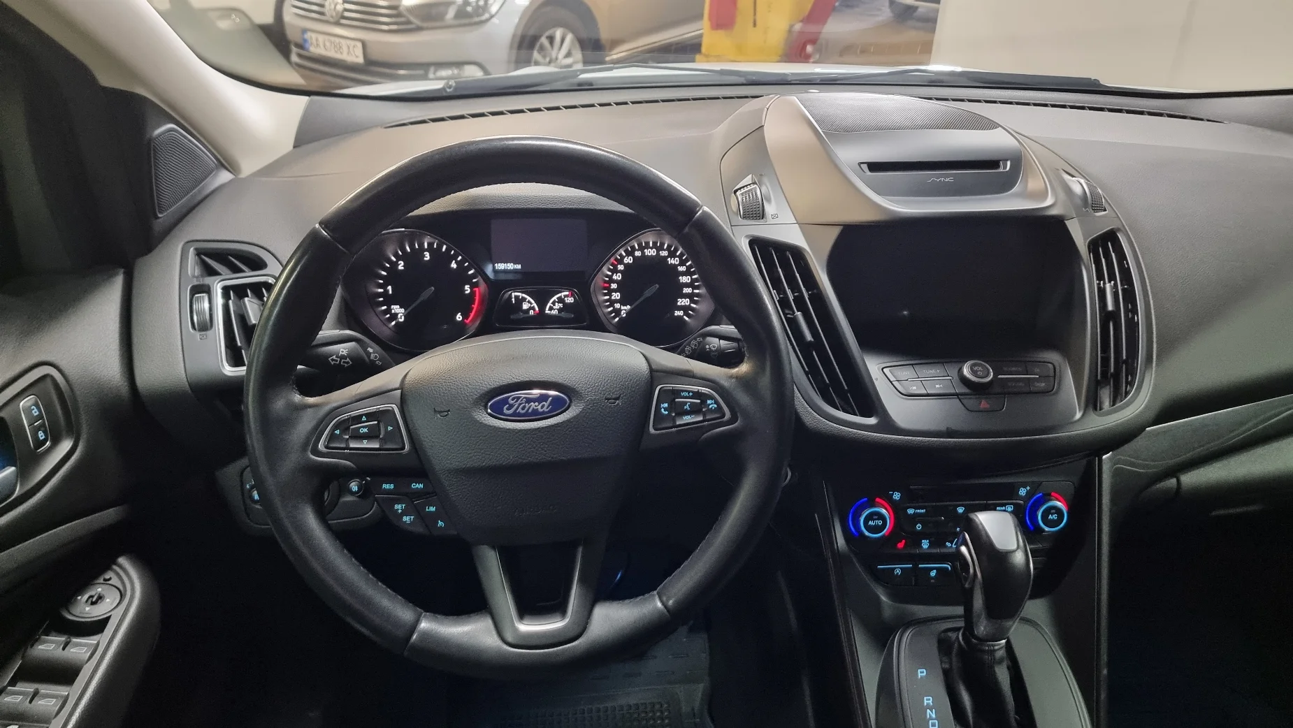 Ford Kuga photo